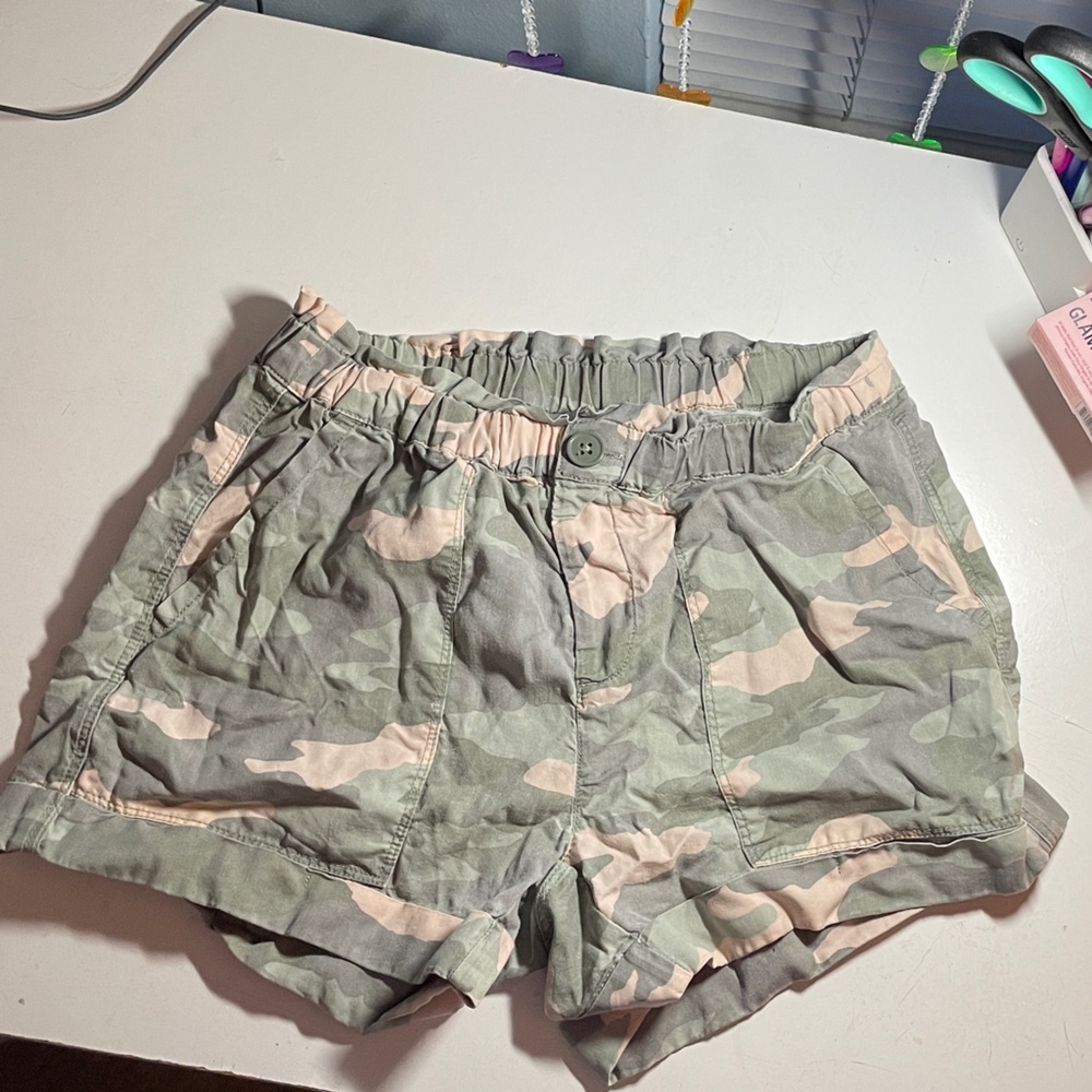 Aerie Green Camo Women's Cargo Shorts